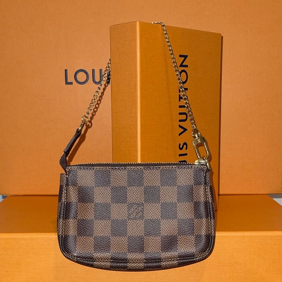 Louis Vuitton Mini Pochette - Picture 2 of 12